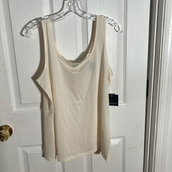 Apostrophe Stretch Lace Trim Tank - Picture 1 of 5